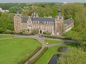 Vista del castillo de Arenberg